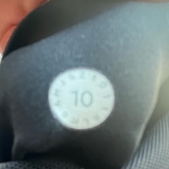 Lululemon Black In Movement Crop - Picture 8 of 8